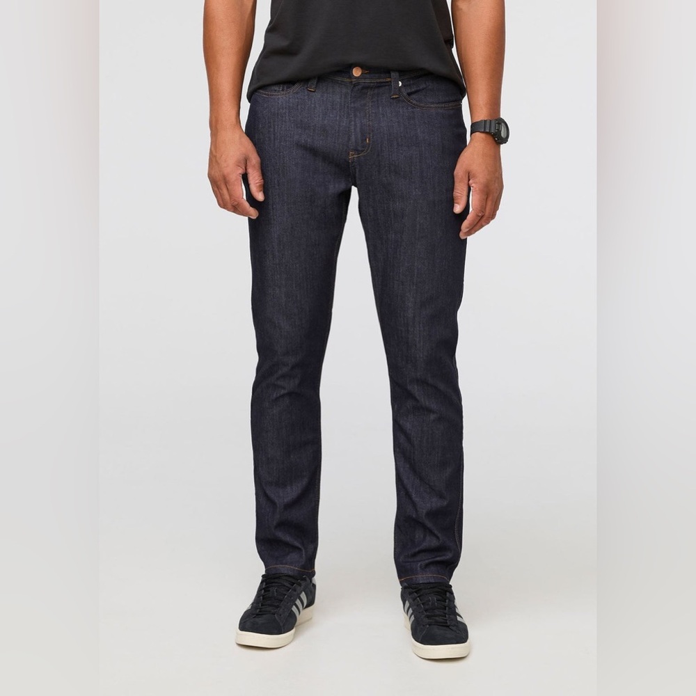 DUER Men’s Performance Denim Relaxed Taper — Heritage Rinse
